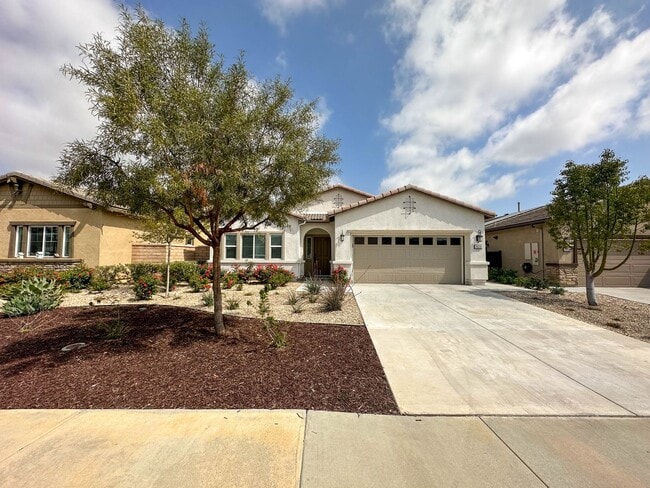Building Photo - COMING SOON! * RARE OPPORTUNITY * SENIOR (55+) ROOM FOR RENT IN PRISTINE GATED COMMUNITY IN MENIFEE!