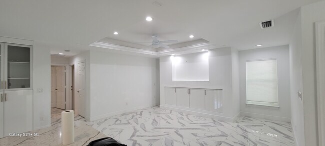 Building Photo - 5200 West Blvd