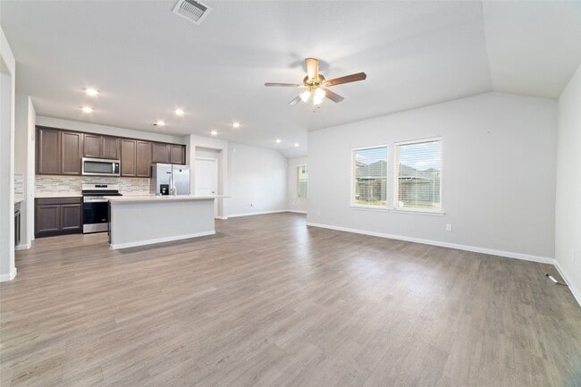 Building Photo - 21430 Poppy Pk Ave