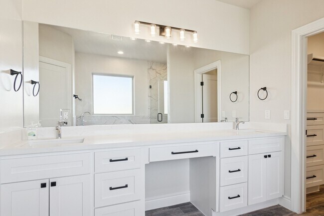 Building Photo - 1610 Newgulf Dr