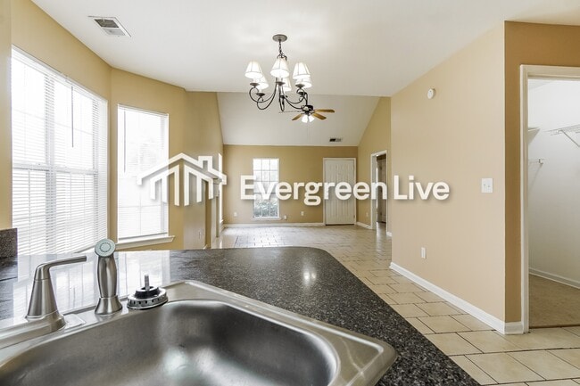 Building Photo - 120 Carrington Ln