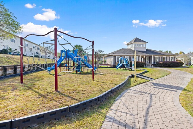 Building Photo - 759 Majestic Dr