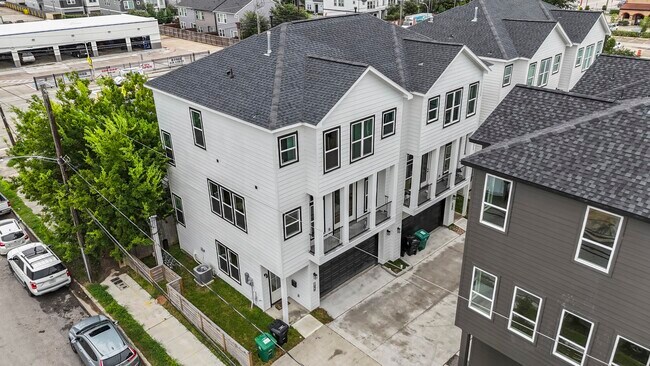 Building Photo - 1234 E 23rd St