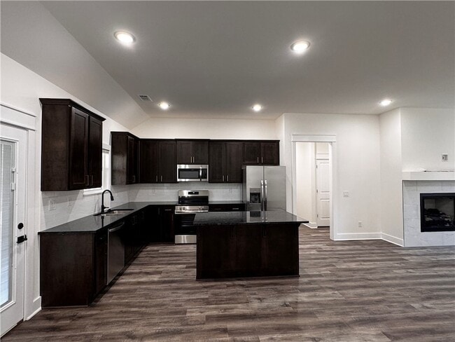 Building Photo - 12 Celtic Dr