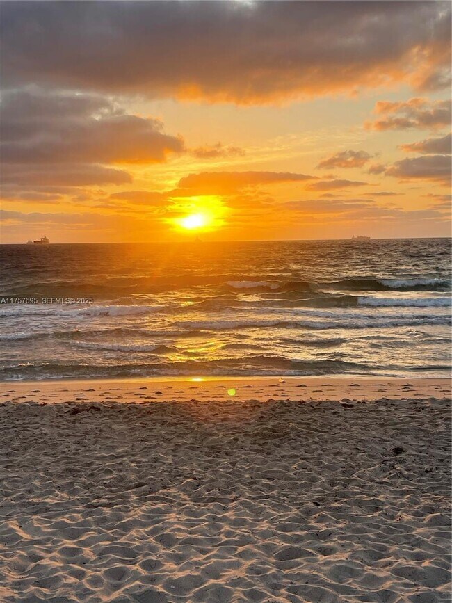 Building Photo - 200 S Birch Rd