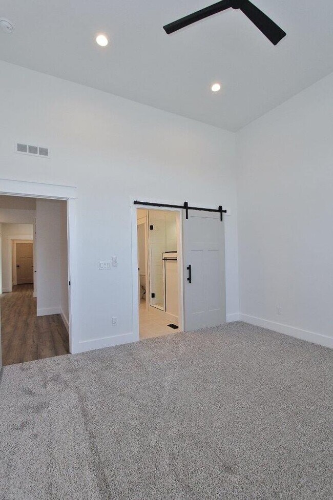 Building Photo - Immaculate Single-Level Patio Home