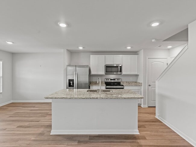 Building Photo - ASK ABOUT RENT SPECIAL! Fantastic Location – Spacious 3 Bedroom Townhome with Rear-Entry Garage!