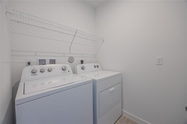 Building Photo - 7040 Channing Ave