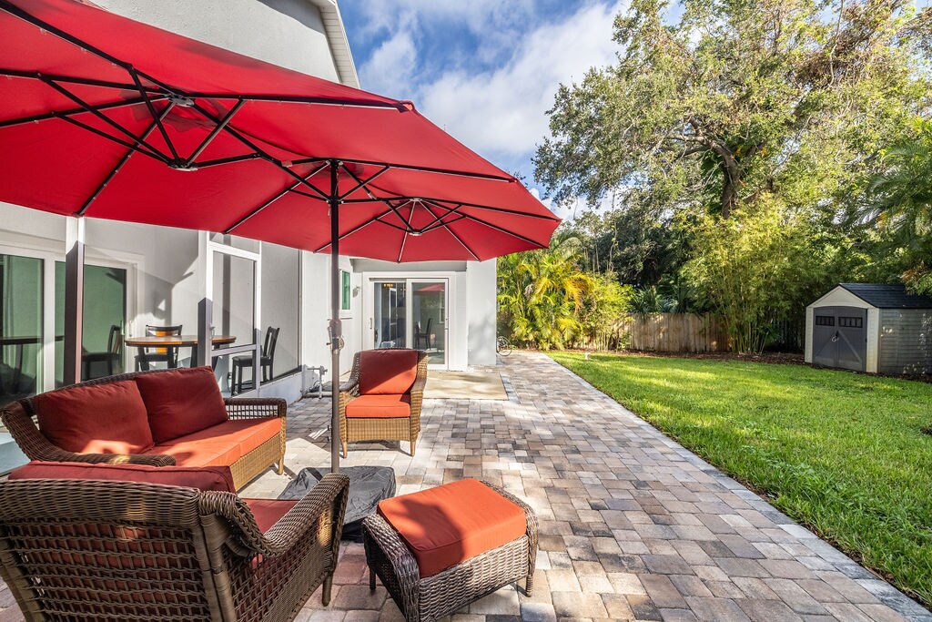 Building Photo - 9330 Seagrape Dr