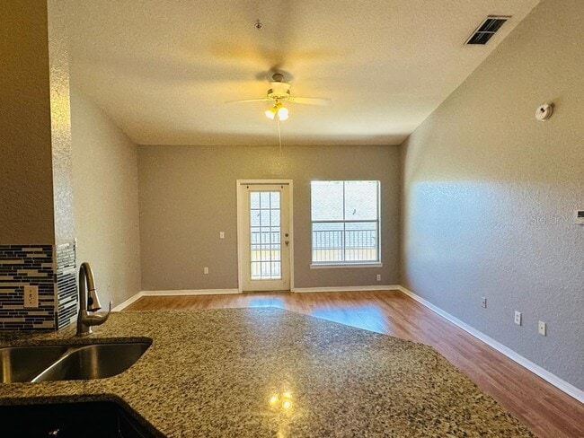 Building Photo - 6025 Westgate Dr