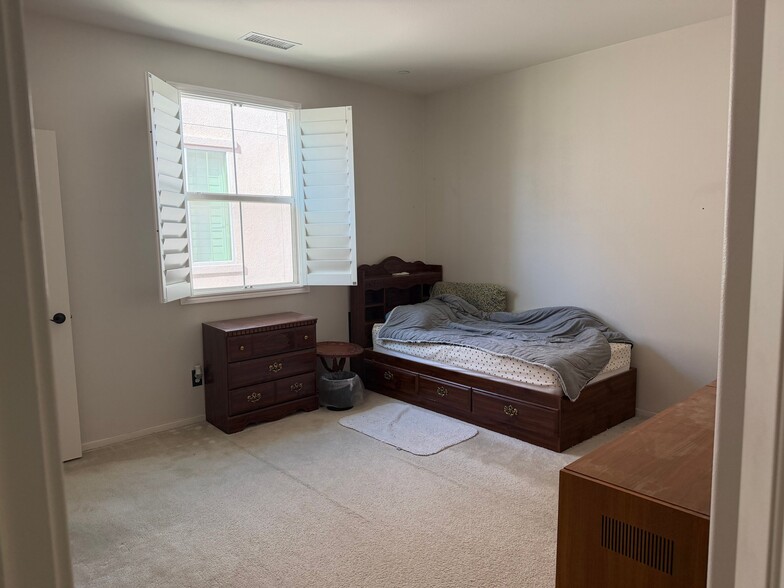 Building Photo - 4053 Inglenook Way