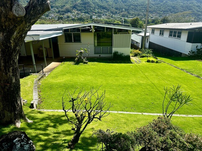 Building Photo - 3313 Manoa Rd