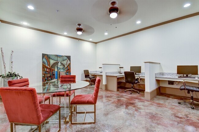 Building Photo - 2400 McCue Rd