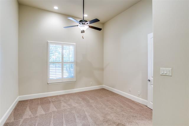 Building Photo - 631 Creekway Dr