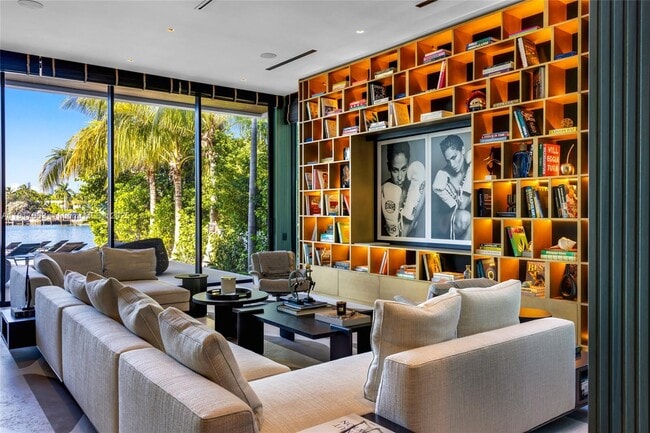 Building Photo - 200 W Rivo Alto Dr