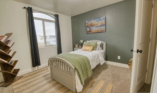 Building Photo - 5 Bed 3 Bath Home in Idaho Falls