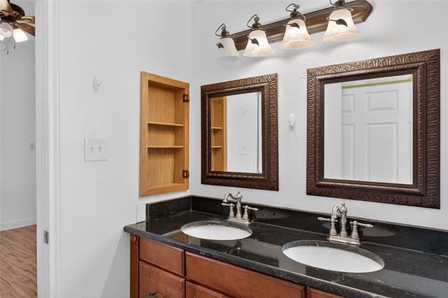 Building Photo - 1302 Silver Maple Dr