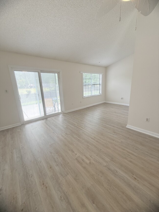 Building Photo - 6576 Pebble Beach Crescent