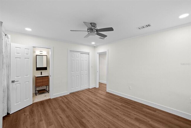 Building Photo - 402 Erie Ave