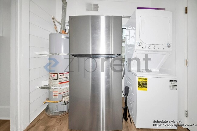 Building Photo - 1425 3rd Ave