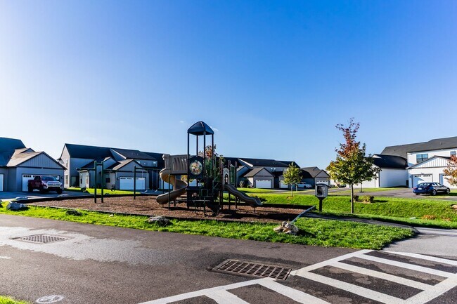 Building Photo - Stunning Single Family in Mechanicsburg