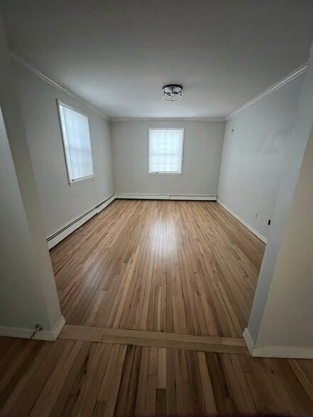 Den - 17 Arnold St