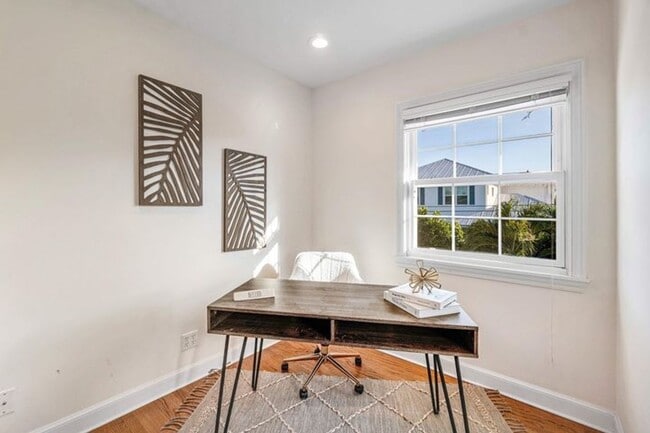 Building Photo - 518 Gardenia Terrace