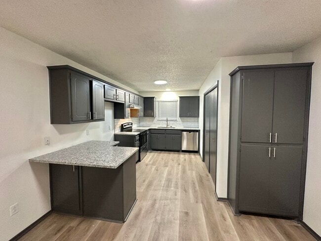 Building Photo - 7410 Avenue W