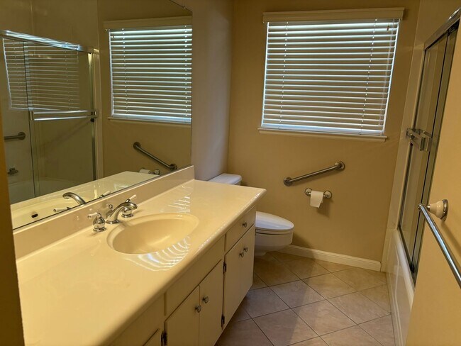 Building Photo - Gorgeous 4 bed/3 bath home in Walnut Creek