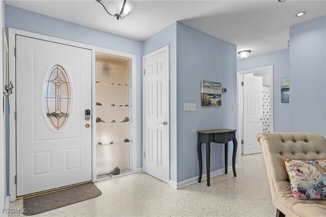 Building Photo - 2823 SE 18th Ave