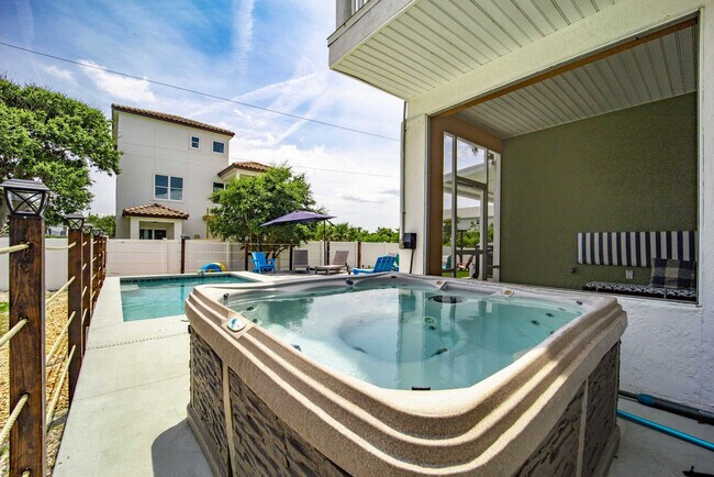 Building Photo - 42 Moody Dr