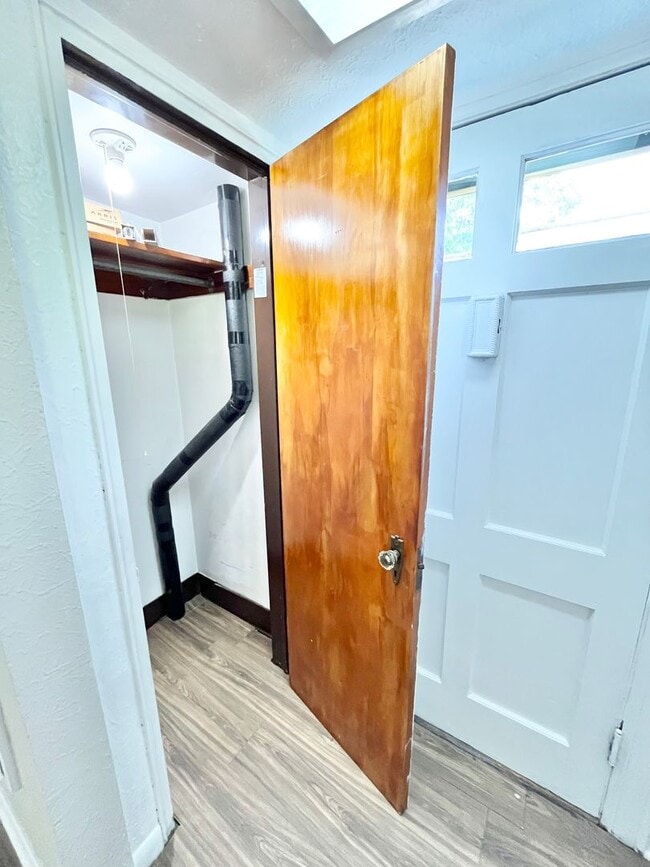 Building Photo - 112 Shepherd Ave