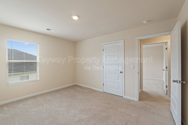 Building Photo - 3262 Carmine Ave