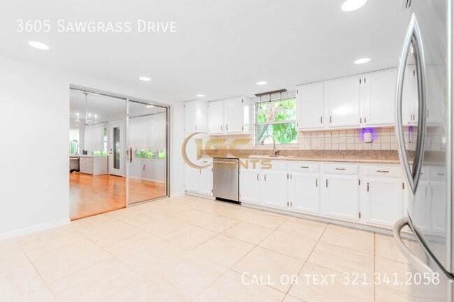 Building Photo - 3605 Sawgrass Dr