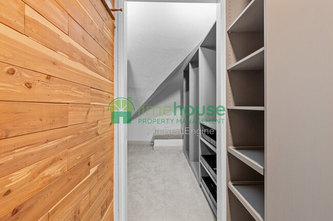 Building Photo - 948 Forest Lakes Cir