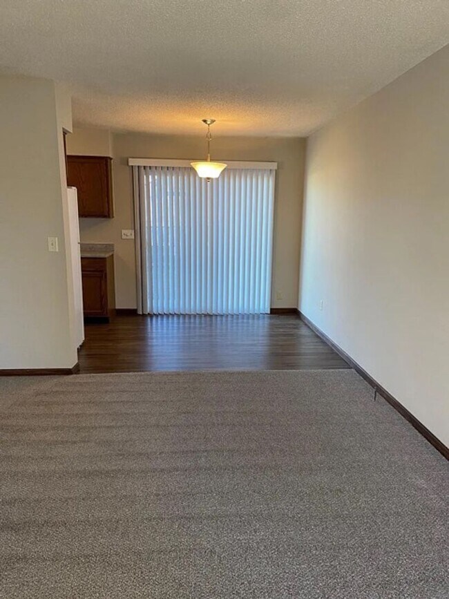 Building Photo - 8404-8406 W Thurman