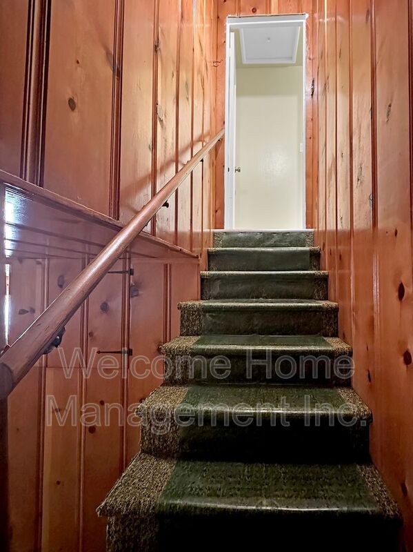 Building Photo - 1228 Sandelin Ave