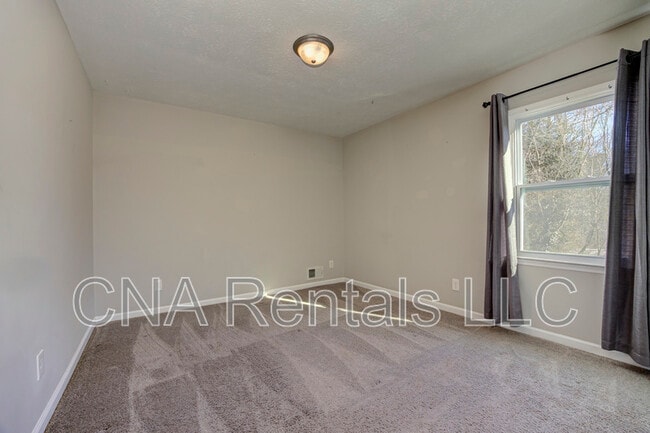 Building Photo - 3290 Forest Creek Dr SW