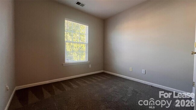 Building Photo - 3261 Mannington Dr