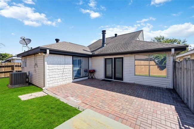 Building Photo - 6210 Gladewell Dr