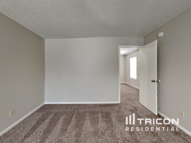 Building Photo - 2803 Redland Ln