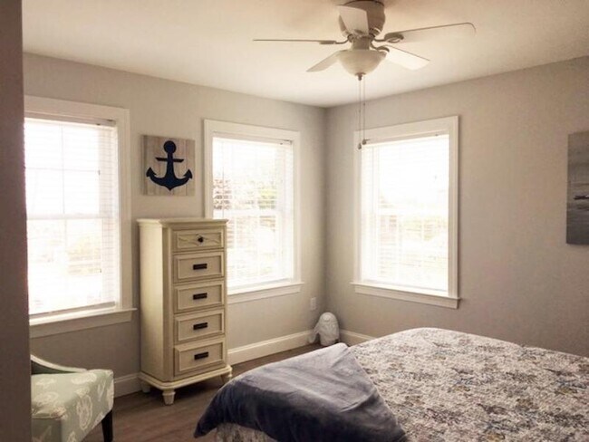 Building Photo - 34 Elizabeth Rd