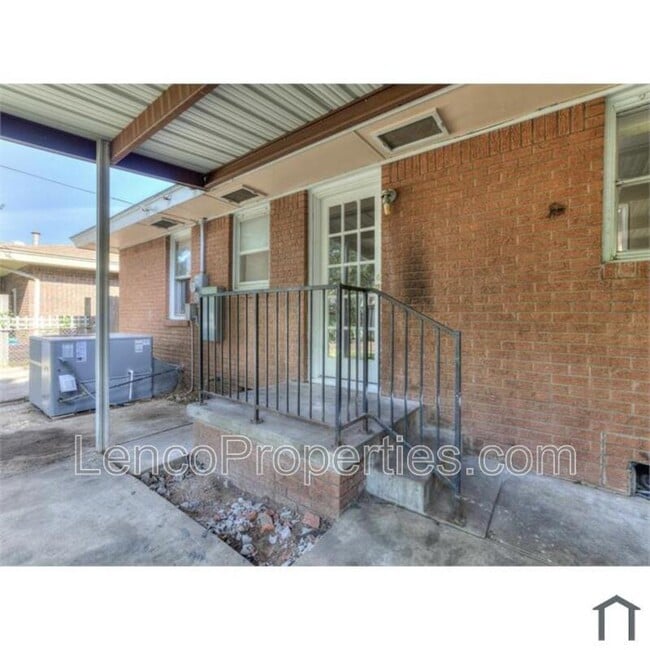 Building Photo - 2741 SW Murray Dr