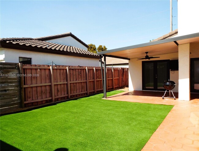 Building Photo - 422 SW 88th Pl