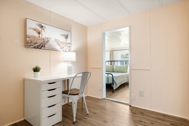 Building Photo - 10034 Hamp Dr