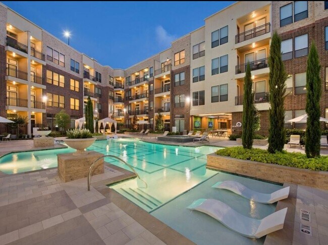 Primary Photo - 2727 Commercial Center Blvd