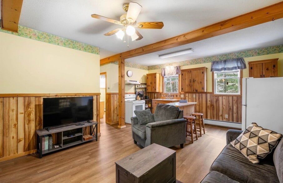 Building Photo - 92 Colby St