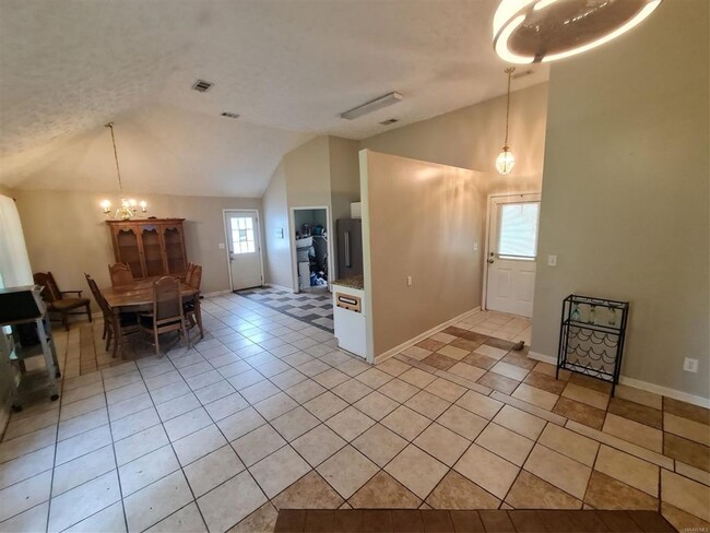 Building Photo - AVAILABLE 08/15/2026 in Millbrook!