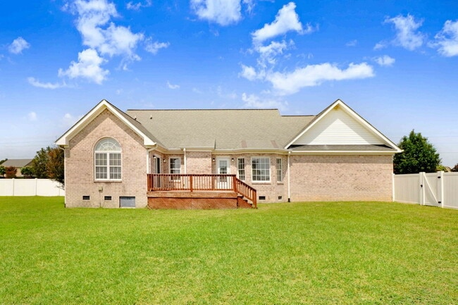 Building Photo - *DETACHED GARAGE/WORKSHOP!* Gorgeous home on HUGE acre lot in Princeton