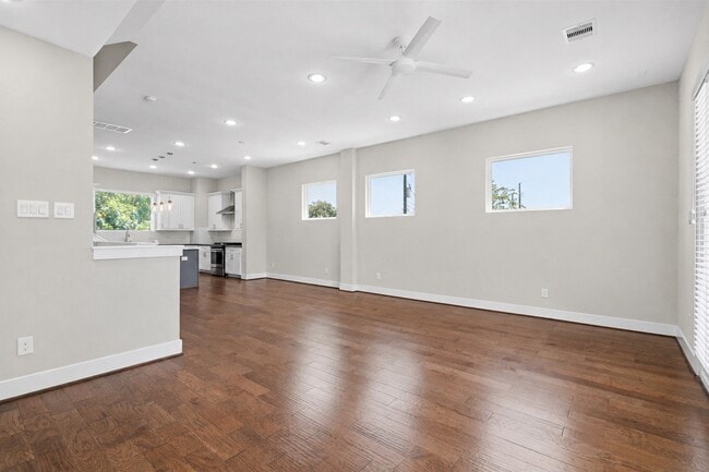 Building Photo - 12080 East Fwy